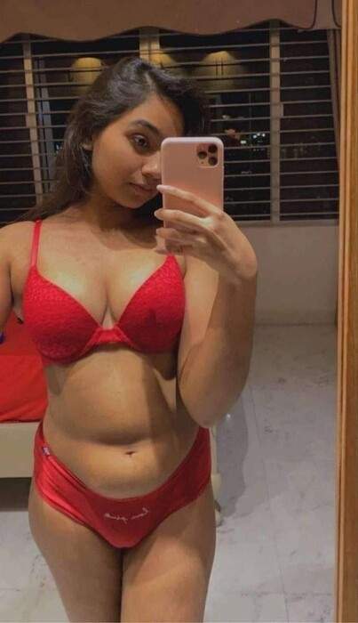 Super hot indian babe bigtits pics full nude pics collection (1)