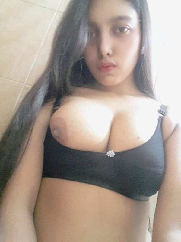 Very cute big boobs babe indian hot sexy video show big tits mms
