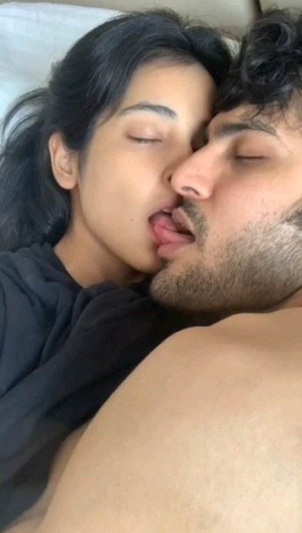 Extremely cute horny lover indian hindi porn enjoying mms