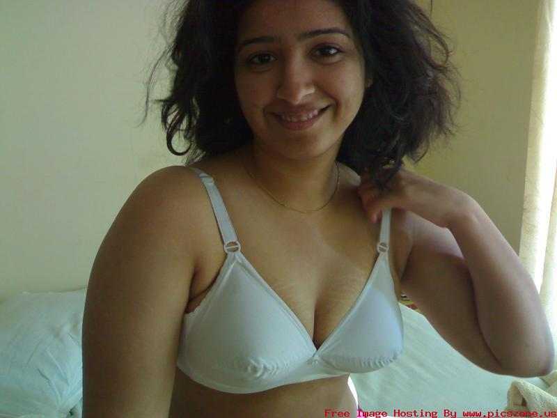 Super cute Tamil mallu girl sexy boobs pics all nude pics (2)