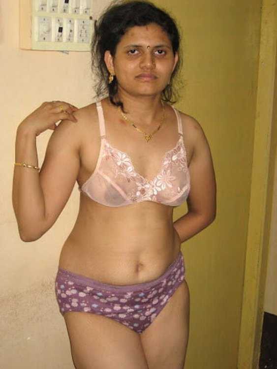 Very hot mature indian bhabi nude mature women full nude pics (1)