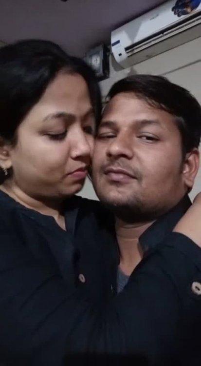 Very cute office girl desi porm enjoy with boss in office