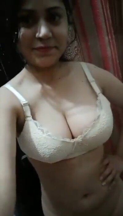 Beautiful big boobs hot girl desi porn hub showing nude mms