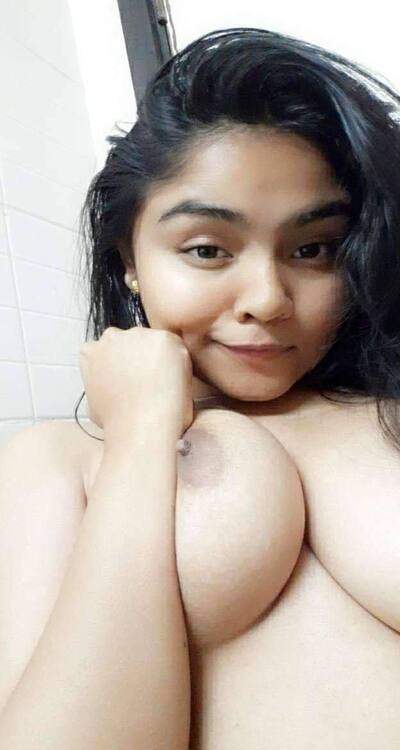 Super horny hot babe big indian boobs showing tits