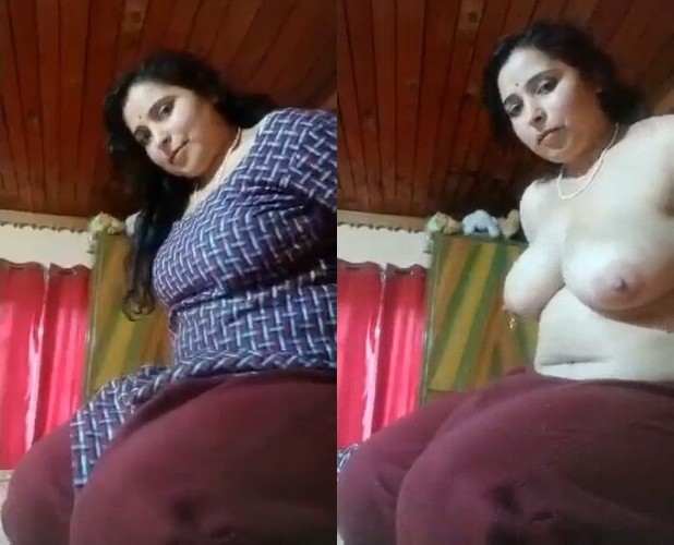 Beautiful sexy xxx video bhabi showing her big boobs mms