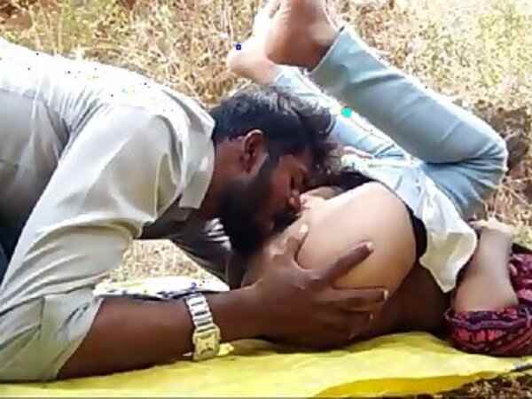 Indian lover couple indian live porn pussy licking fucking outdoor