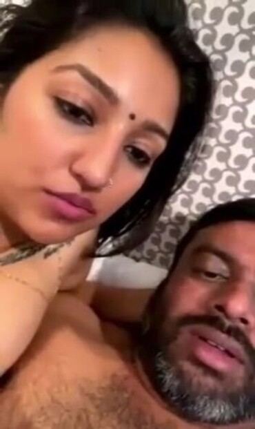 Super hottest lovely babe indian xxx vidio enjoy with boss in hotel