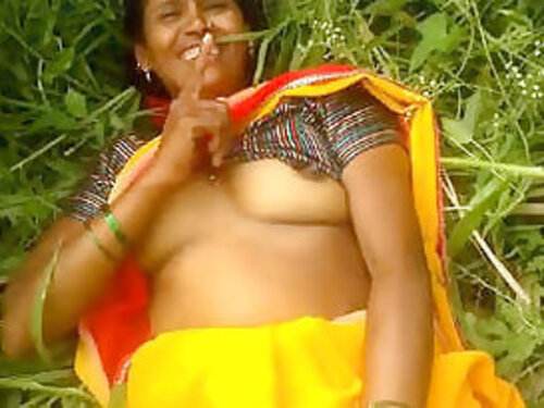 Village sexy hot desi bhabi porn enjoy with bf in jungle mms HD