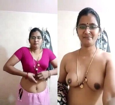 Hot-beauty-sexy-bhabi-xvideo-showing-nice-boobs-lover-mms.jpg