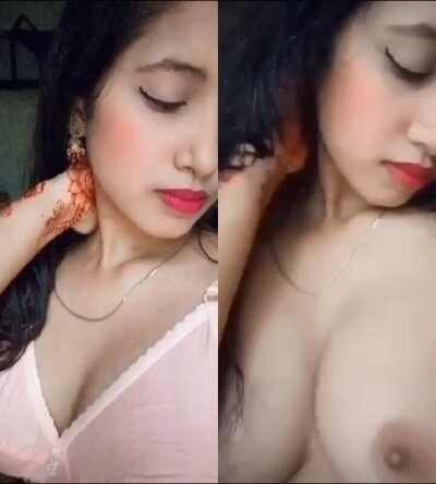 Extremely-cute-lovely-babe-indian-live-porn-showing-tits-mms-HD.jpg