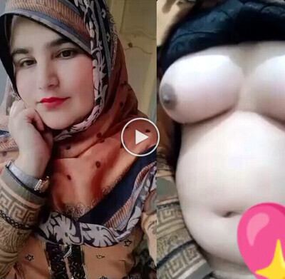 pakistan-i-sexx-super-cute-paki-babe-shows-big-boobs-mms.jpg