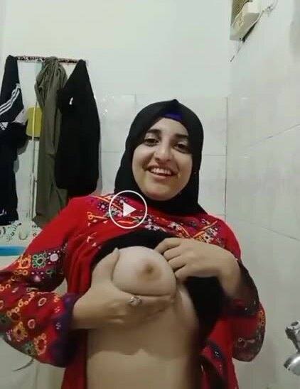 Super-beautiful-pak-hijabi-babe-xxxc-pakistan-big-boobs.jpg