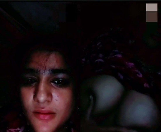 Super-cute-pak-babe-xnxx-pakistan-video-call-nude-show-tits.jpg