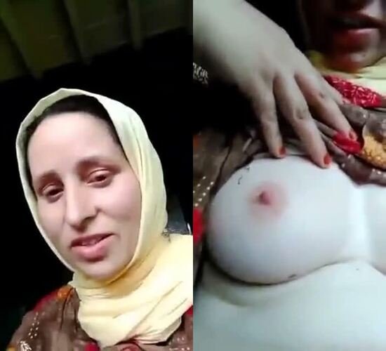 Amateur-arab-sexy-aunty-arab-on-webcam-fingering-pussy.jpg