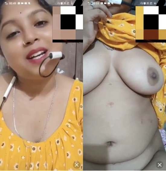 Indian-Desi-hindi-bhabi-xxxi-Shows-her-Big-Juicy-Boobs-on-live-cam.jpg