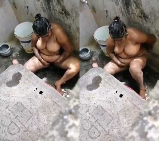 village-bbw-xxx-com-bhabi-Bathing-Secretly-Recorded-mms.jpg